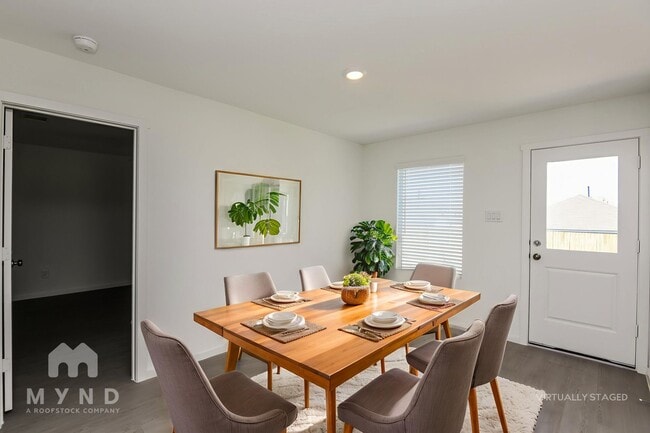 Foto del edificio - 2745 Ctr Crk Ln