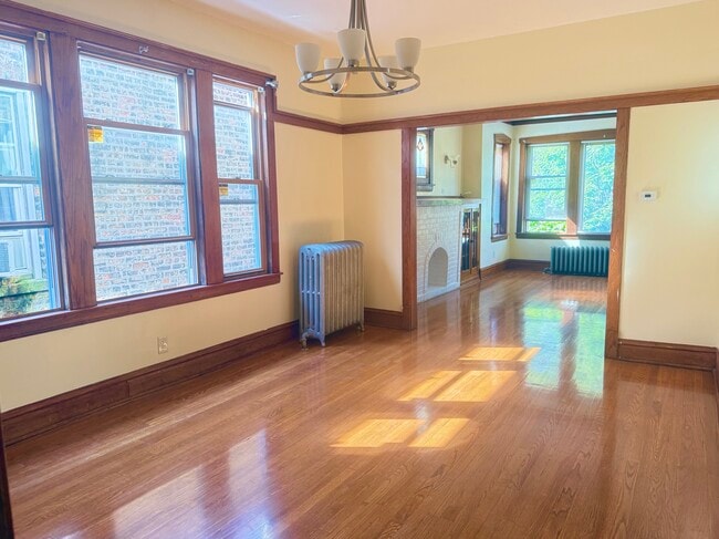 Foto del edificio - 2855 N Ridgeway Ave