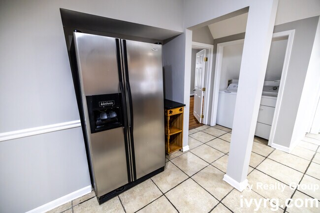 Building Photo - 28 Bowers Ave