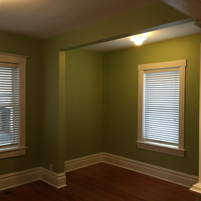 Building Photo - 407 E 300 S