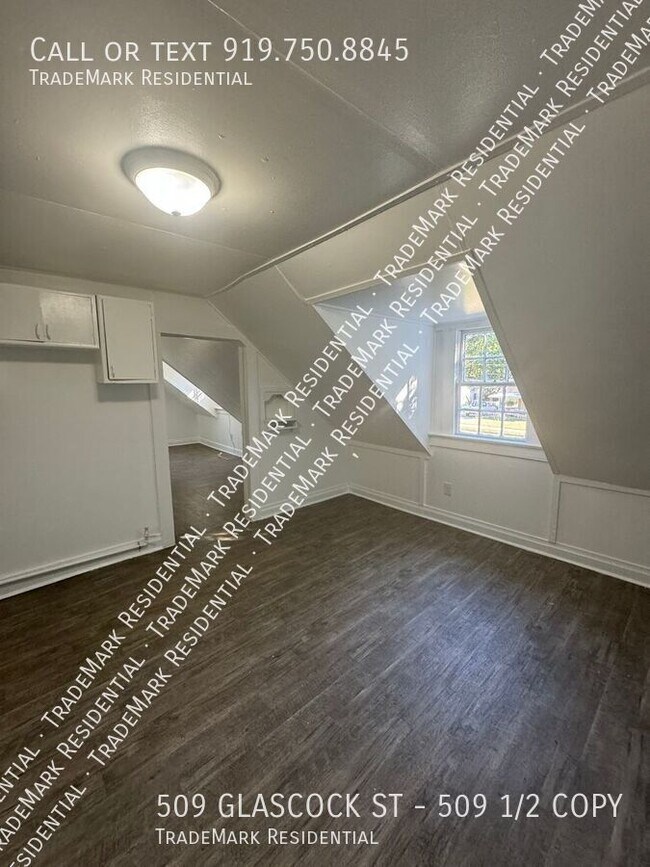 Foto del edificio - 1BR/1BA Apartment near Downtown Raleigh