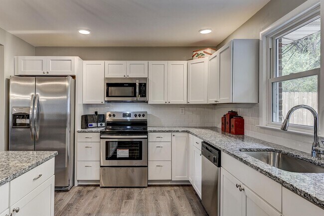 Foto del edificio - 2322 Cabin Hill Rd