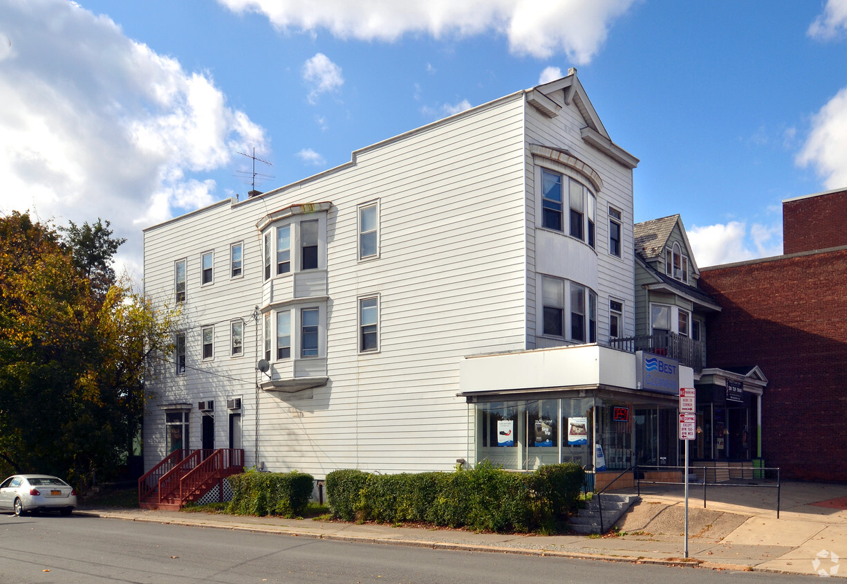 Foto principal - Madison Avenue Senior Apartments