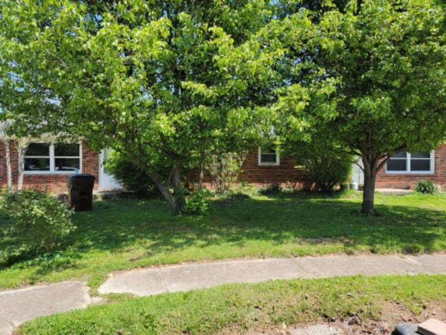 Building Photo - 114 Woodlawn Ct
