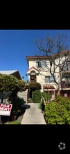 Building Photo - 522 Serrano Ave
