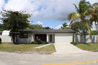Building Photo - 2050 N 57th Terrace