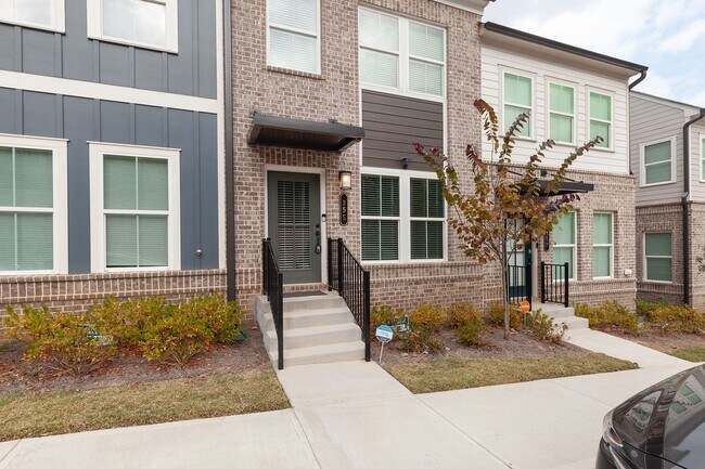 Foto del edificio - Beautiful Grant Park Townhome Directly on the Atlanta BeltLine w/ City Views!