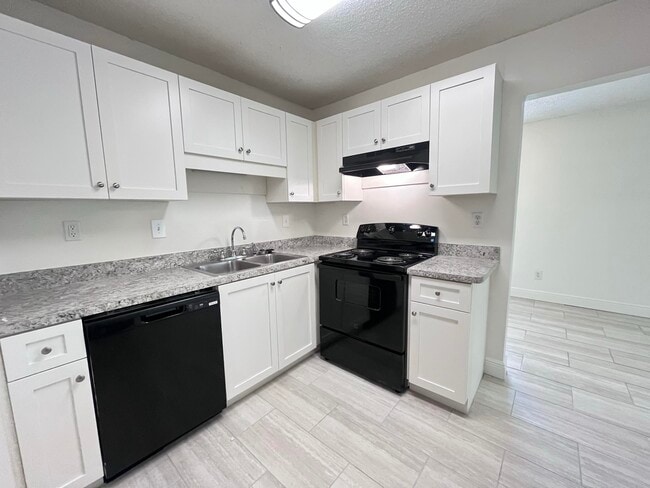 2 Bed /1 Bath 1st Floor - Sailpoint Bay Apartments
