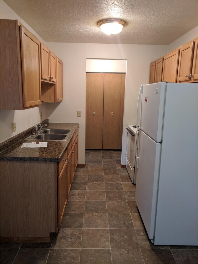 8316 Zane Ave N Unit 8316305, Brooklyn Park, MN 55443 Apartment for