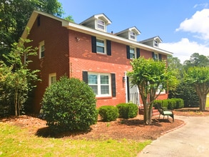 Building Photo - 109 N Edgewood Dr