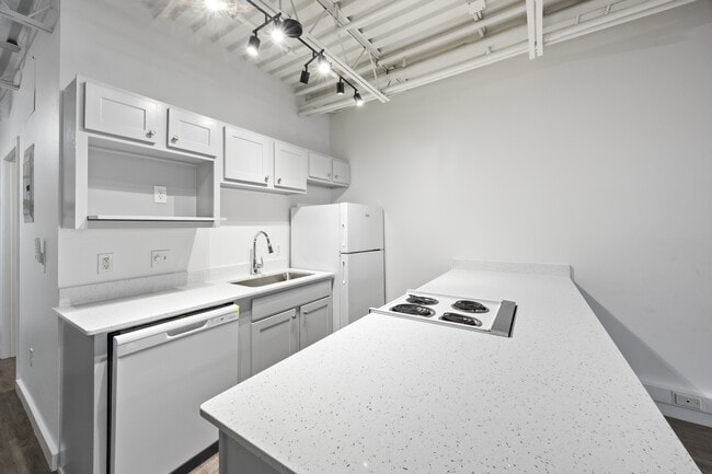 Photo - Molly Court Apartments
