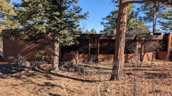 Building Photo - 15 Upland Rd