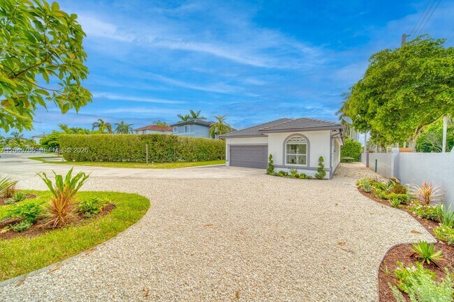 Foto del edificio - 15950 SW 71st Terrace
