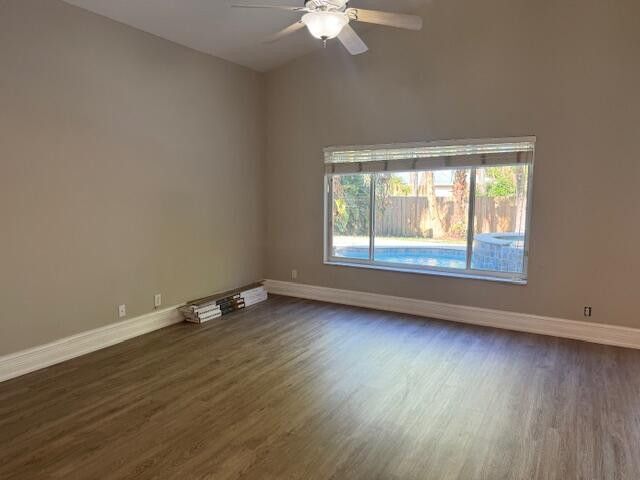 Building Photo - 2420 SE Springtree Pl