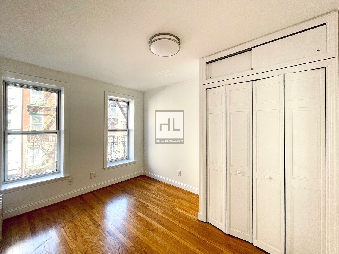 Bright 2 Bedroom East 7th Street, East V... Room for Rent in New