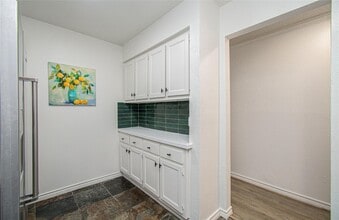 Building Photo - 15309 Kingfield Dr