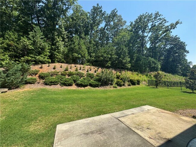 Building Photo - 5825 Pennant Ln