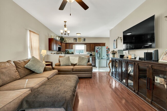 Building Photo - 122 Neely Cir NE