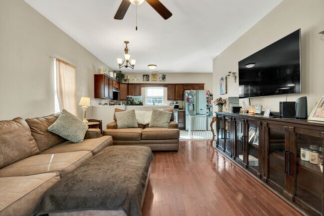 Foto del edificio - 122 Neely Cir NE