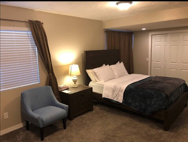 Foto del edificio - 1212 Hawberry Cir