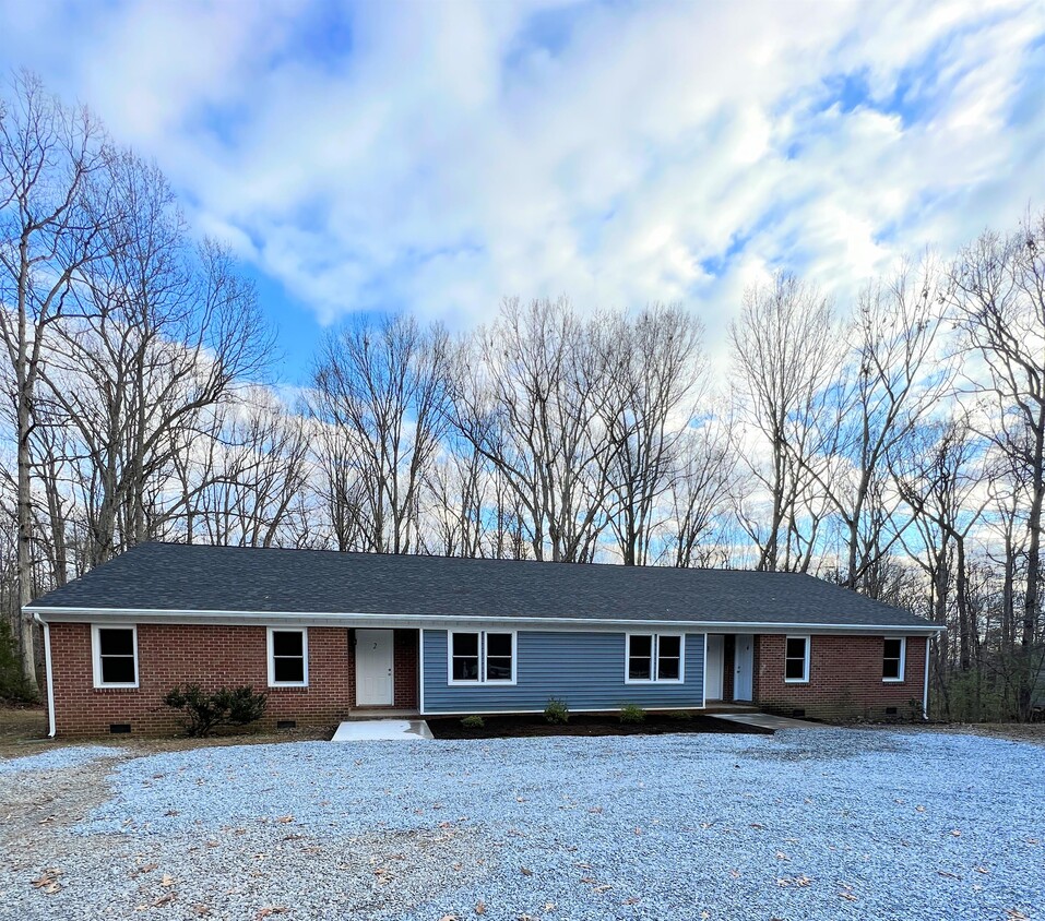 Primary Photo - 100 Woodcleft Cir