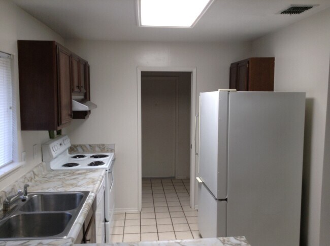 Building Photo - 12648 King Oaks Dr