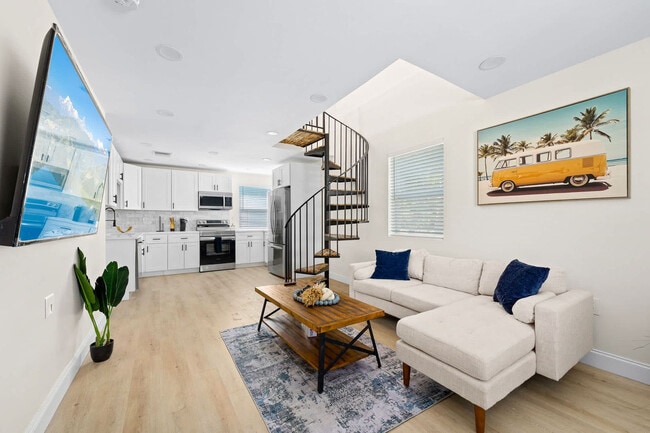 Building Photo - 4603 N Ocean Blvd