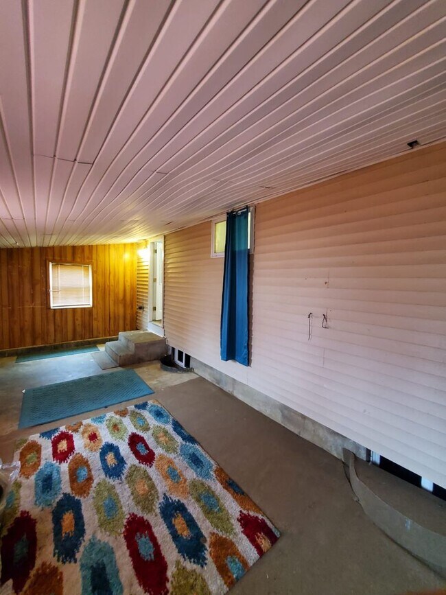 Foto del edificio - 3 bed 1 bath