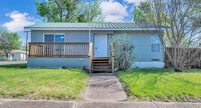 Building Photo - 715 Valley Rd