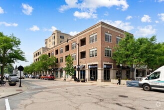 Building Photo - 10 S Dunton Ave