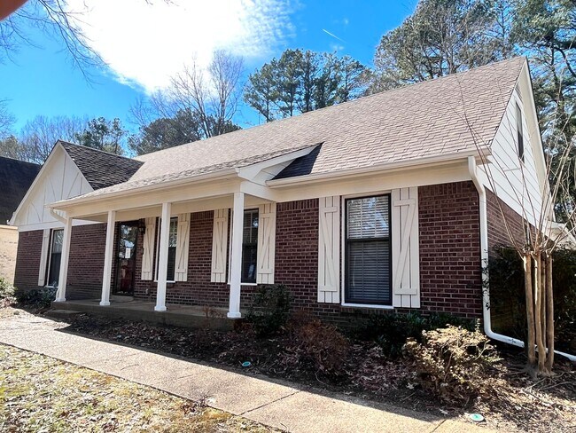 Foto del edificio - Spacious Germantown home! Walking distance...