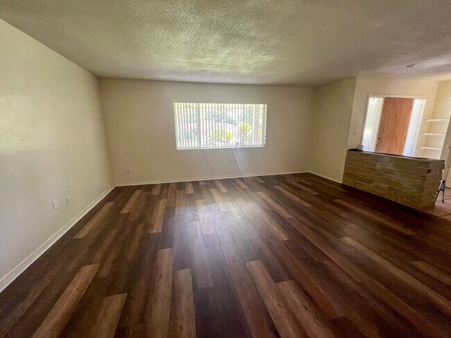 Foto del edificio - Pet Friendly 4BR/3BA Bedroom House - Available Mid-June!