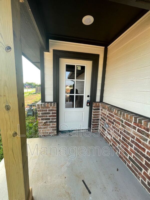 10539 Lawson Ln, Oklahoma City, OK 73132 House Rental in Oklahoma