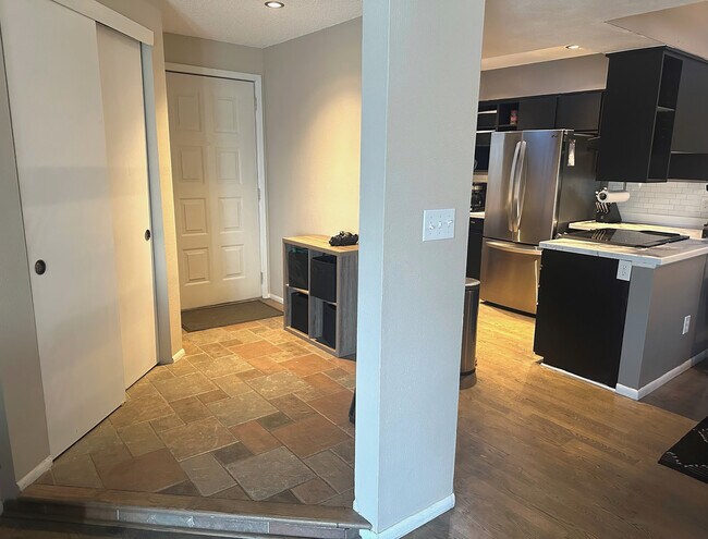 Entrada principal - 1226 S Monaco Pky