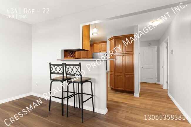 Photo du bâtiment - 2 Bed 1 Bath Large Apartment in Albert Park