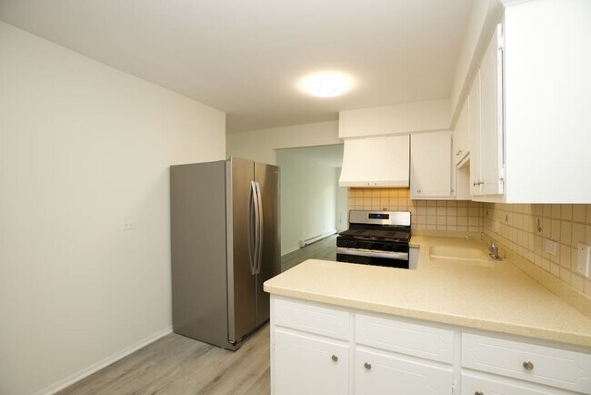 Foto del edificio - 3150 N Neva Ave