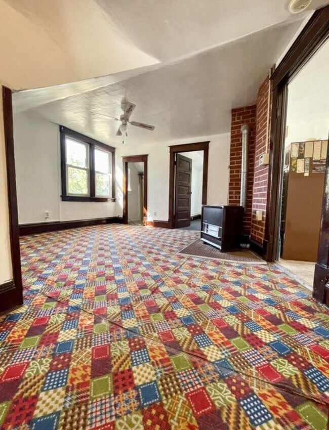 Foto del edificio - 806 E Loomis St