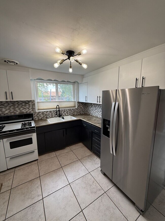 Foto del edificio - 6016 Aztec Rd NE