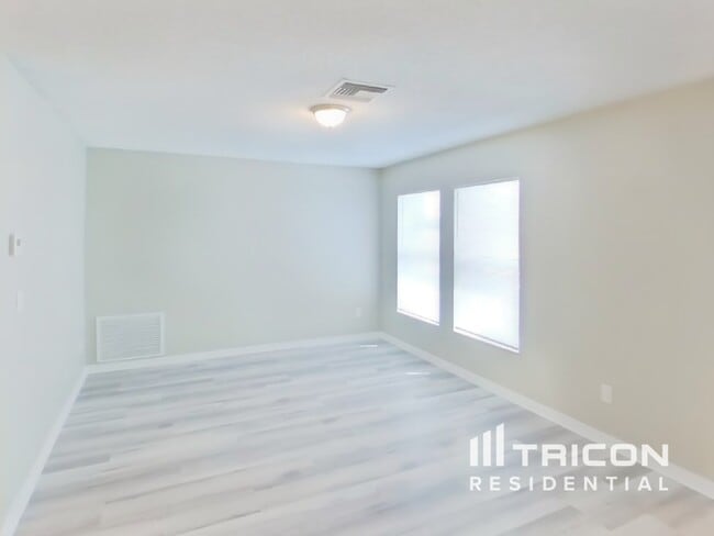 Foto del edificio - 1344 Piper Rd