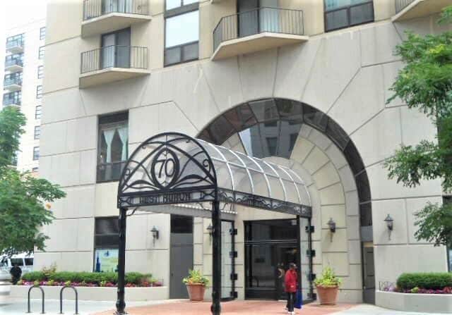 Building Photo - 70 W Huron St