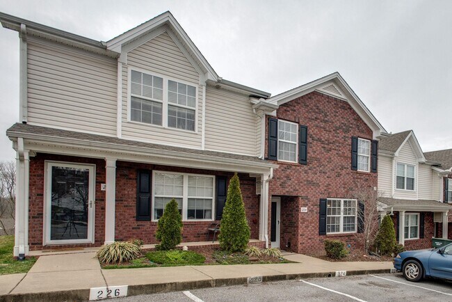 Foto del edificio - 224 Buck Run Dr
