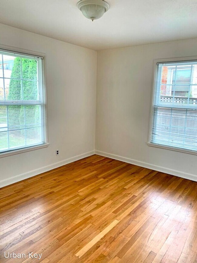 Foto del edificio - 2 br, 1 bath House - 4507 40th Ave SW