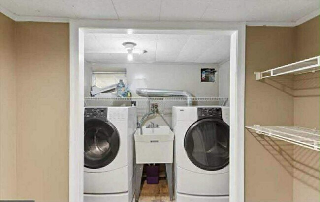 Foto del edificio - 7234 Hazel Ave