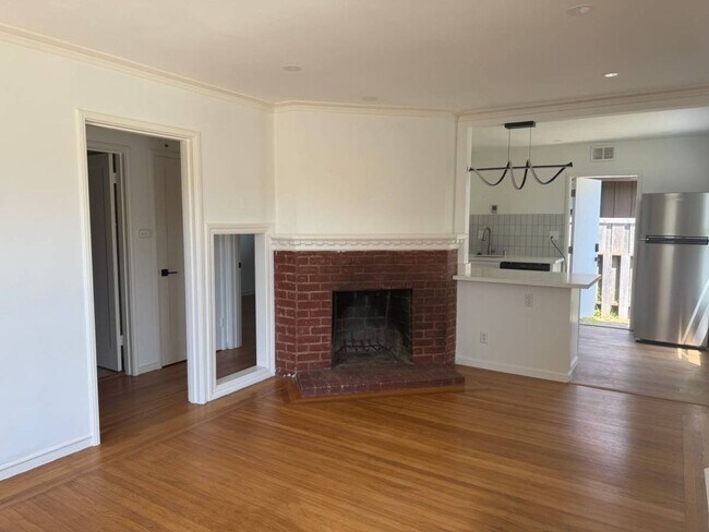 Foto del edificio - 1br - 700ft2 - Charming 8-unit apartment building. Walk to N. Berkeley BART