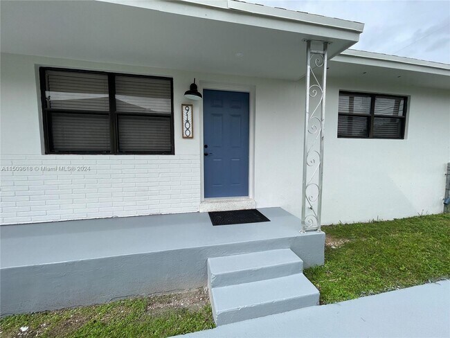 Building Photo - 9100 SW 27th St