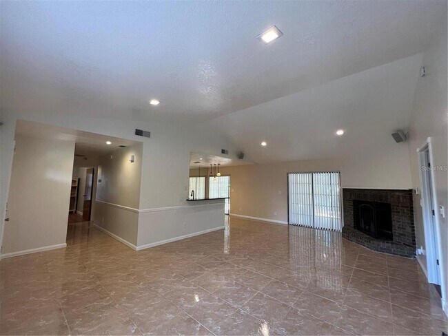 Building Photo - 8008 Eden Park Rd