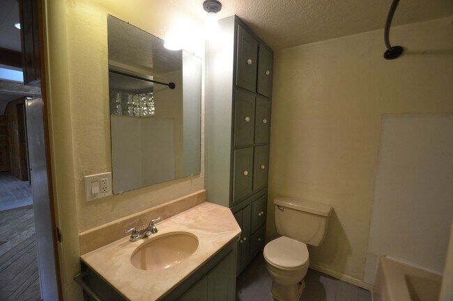 Foto del edificio - Cheyenne Canyon Ranch Style Home!