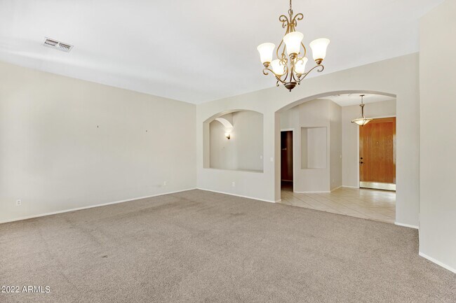 Building Photo - 770 W Cherrywood Dr