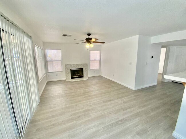 Building Photo - AVAILABLE NOW! SPACIOUS 4 BEDROOM/ 3 CAR G...