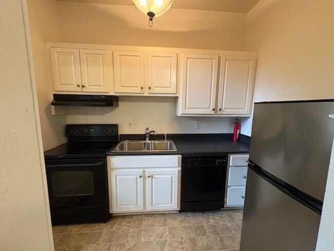 Foto del edificio - 946 Magnolia St